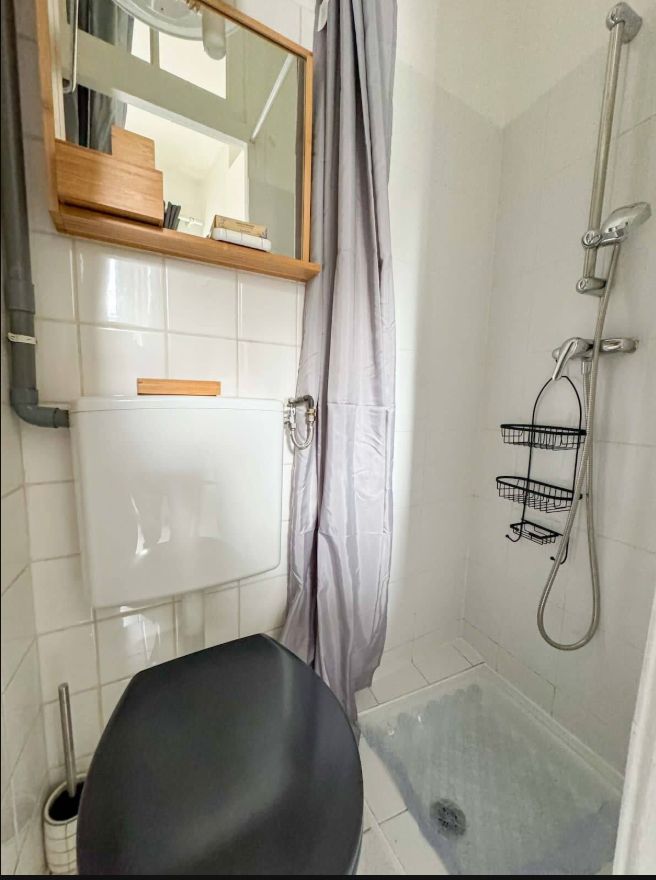 a charming studio located on the 1st floor of a beautiful Parisian building in the 14th arrondissement of Paris.
