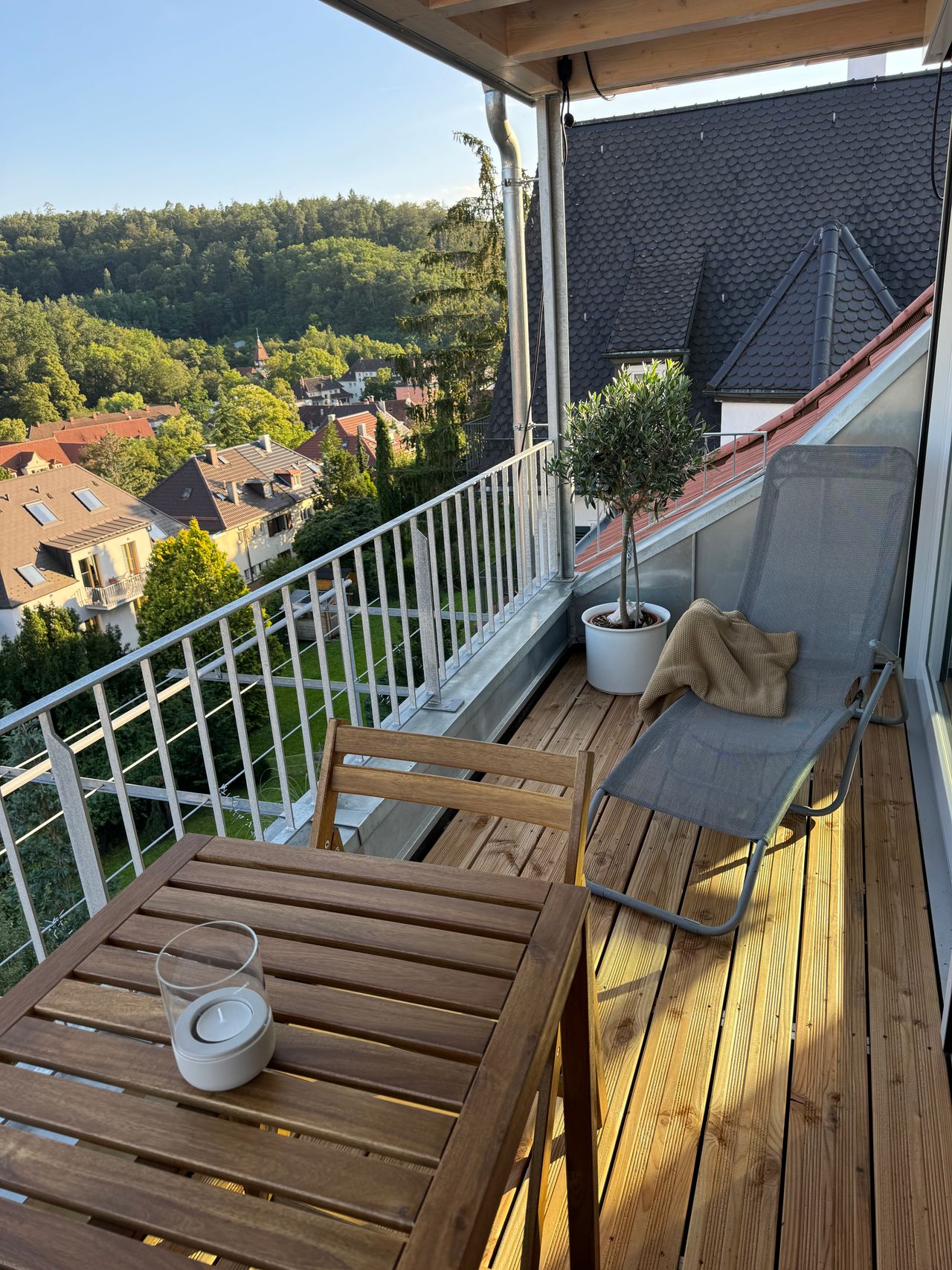 Quiet and neat suite in Stuttgart