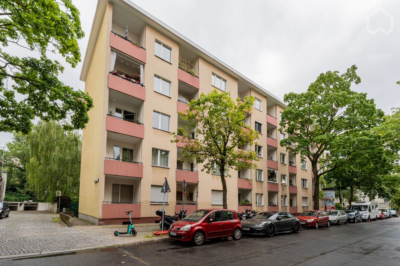 quiet city center west - 2-room apartment, sunny balcony in Charlottenburg