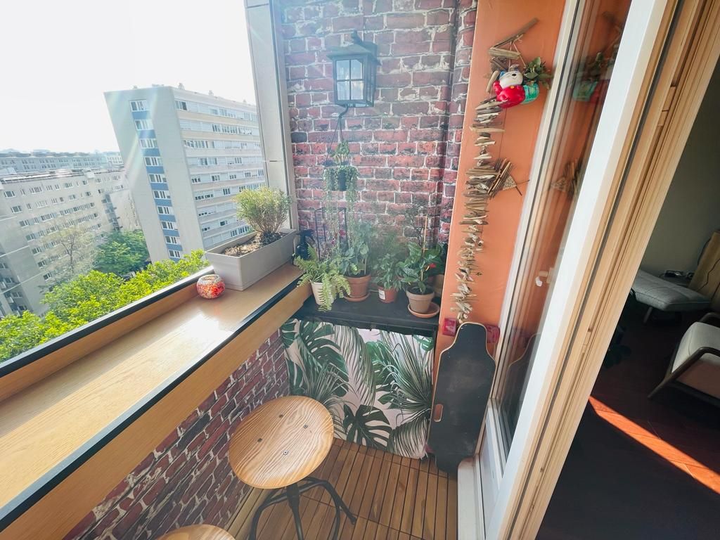 Modern apartment with nice neighbours (Paris)