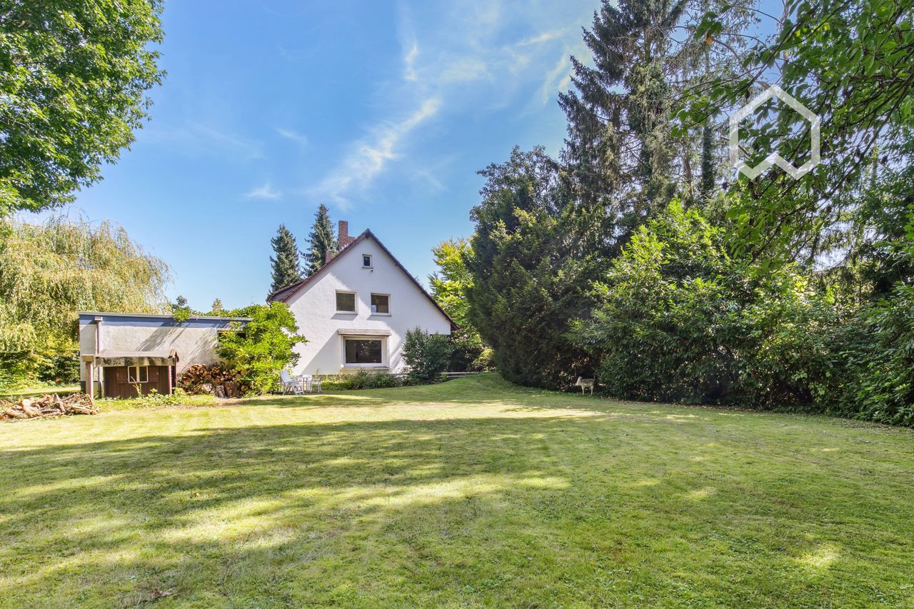 Spacious house with a large garden in the green Cologne-Brück, good connection to the airport, trade fair and city center