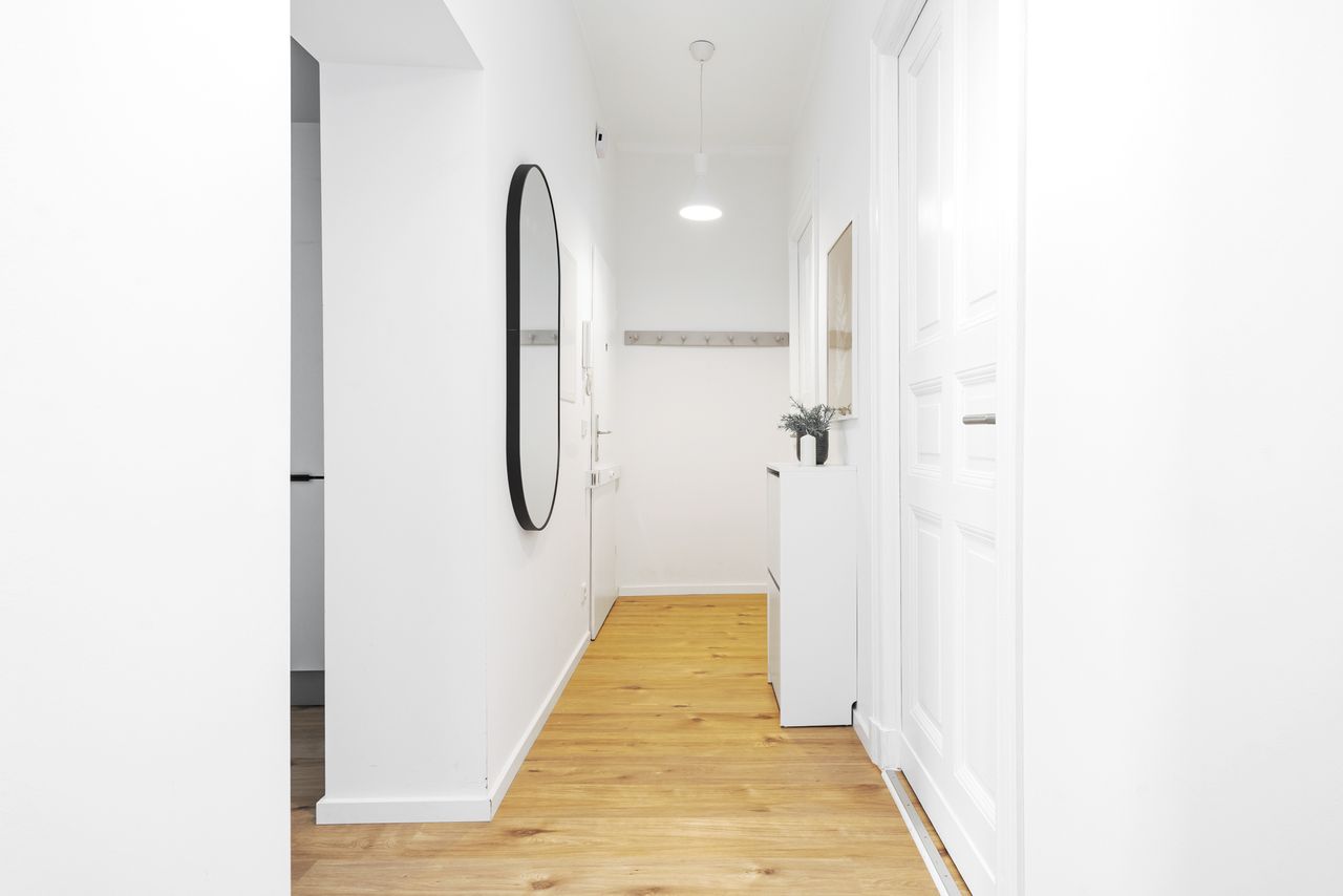 FAMILY APARTMENT IN AN OLD BUILDING