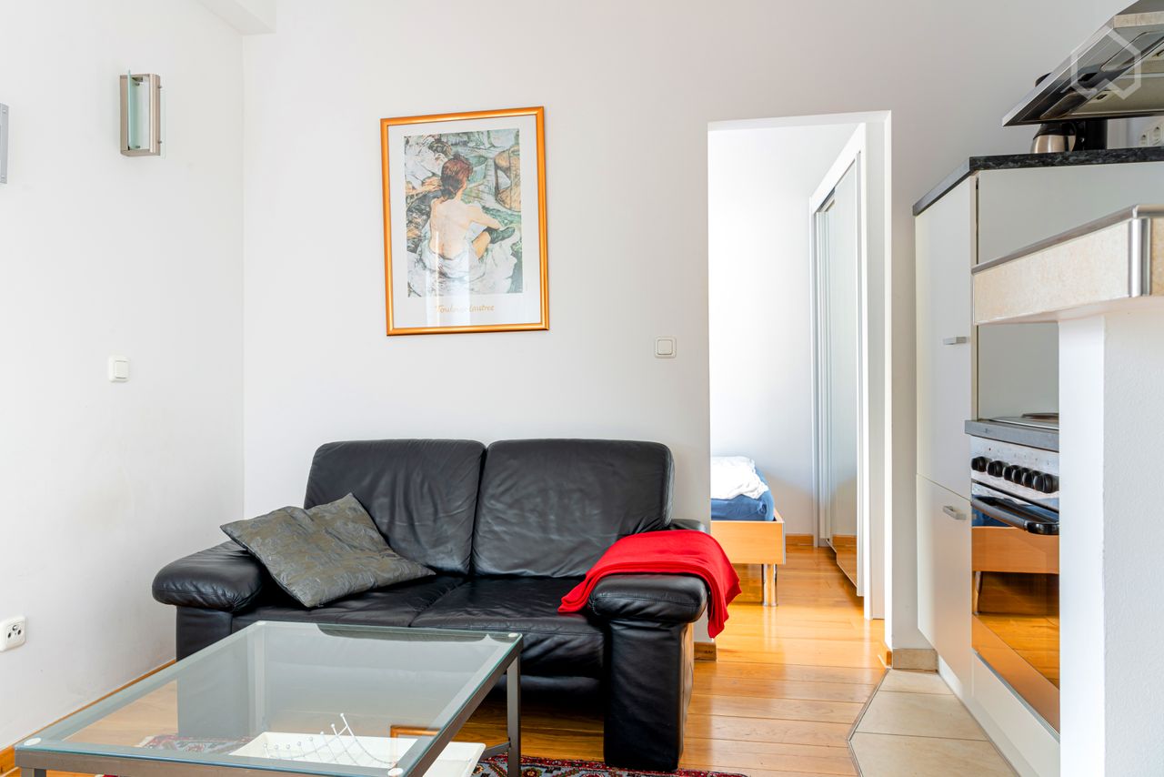 Cozy studio apartment in Cologne (ready to move in only with a suitcase!)