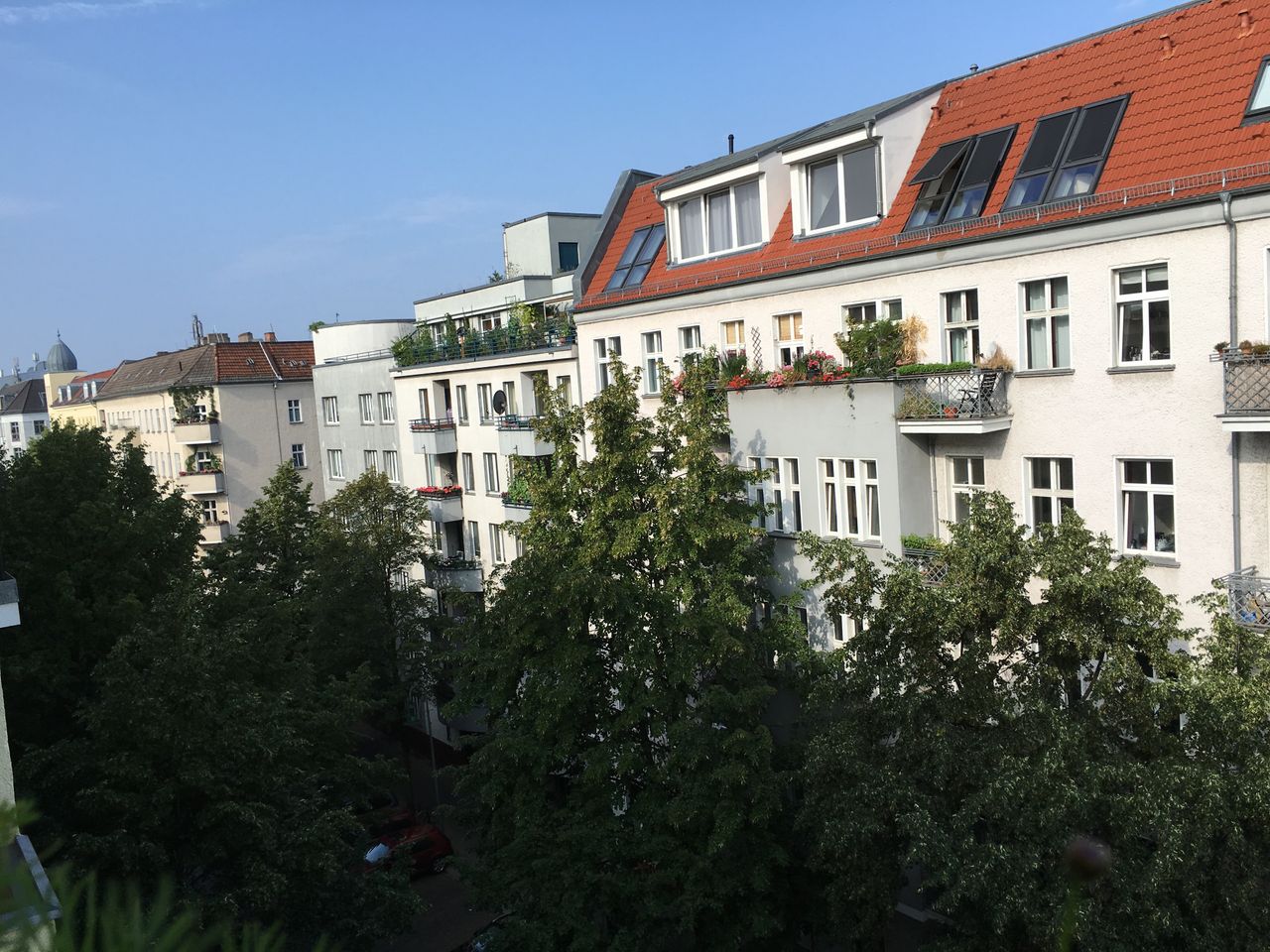 Sunny City Apartment with balcony in Prenzlauer Berg