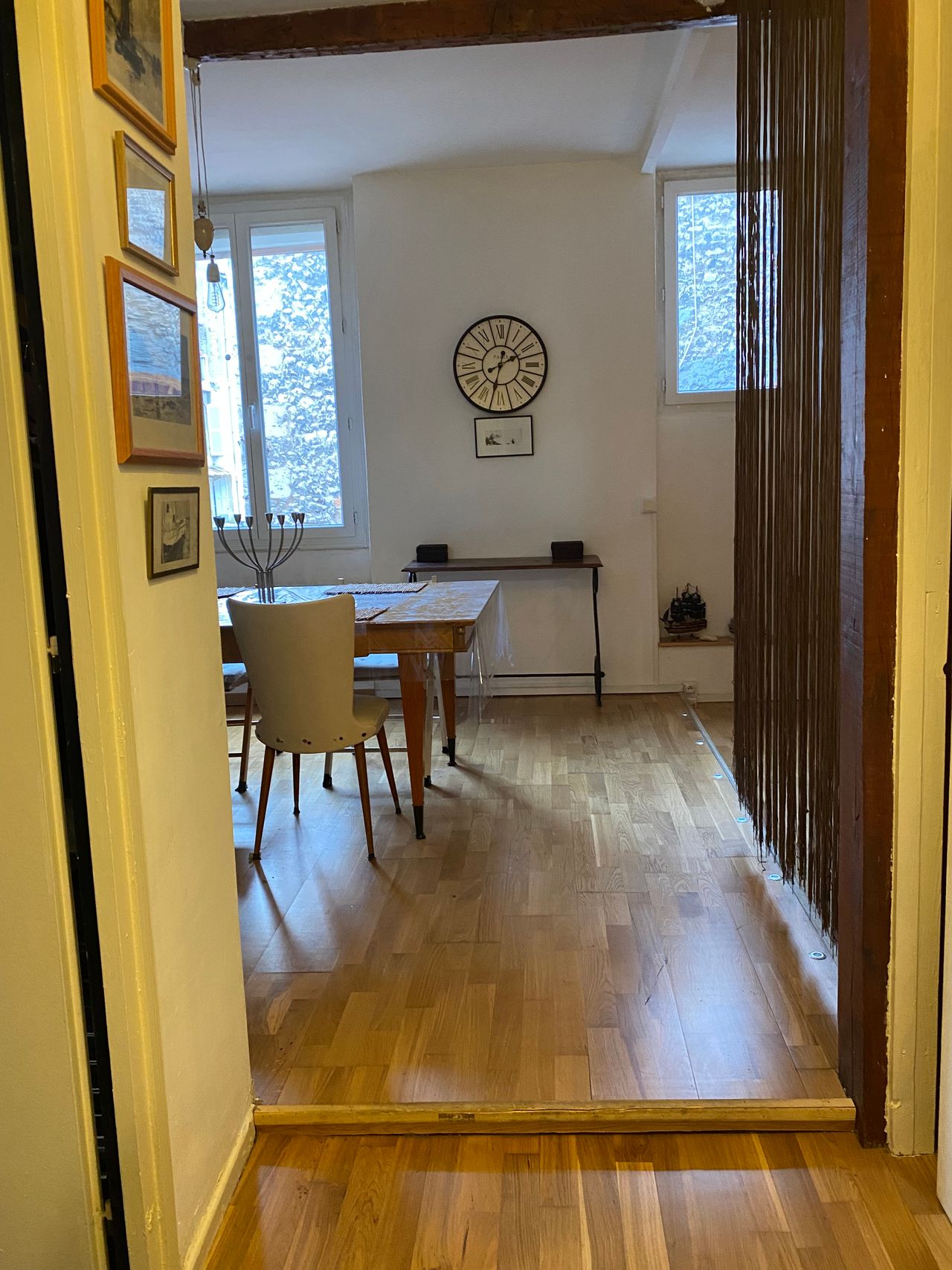 Wonderful and bright flat with nice neighbours