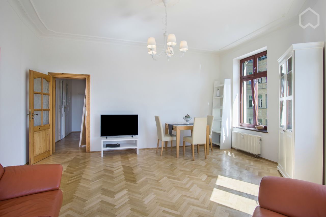 Stylish old buliding with stucco and herringbone parquet completely new furnished