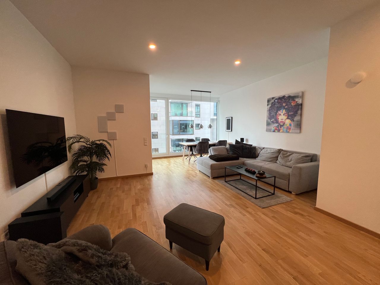 Beautiful new apartment with water view at the berlin main station