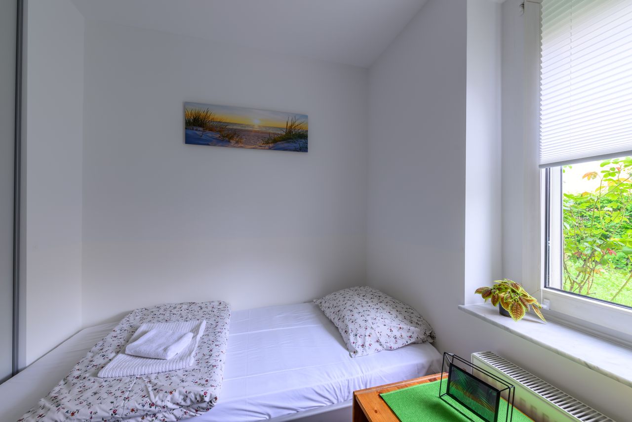 Central but in a quiet location furnished 2-rooms-flat in Cologne Deutz with a direct connection to the Fair