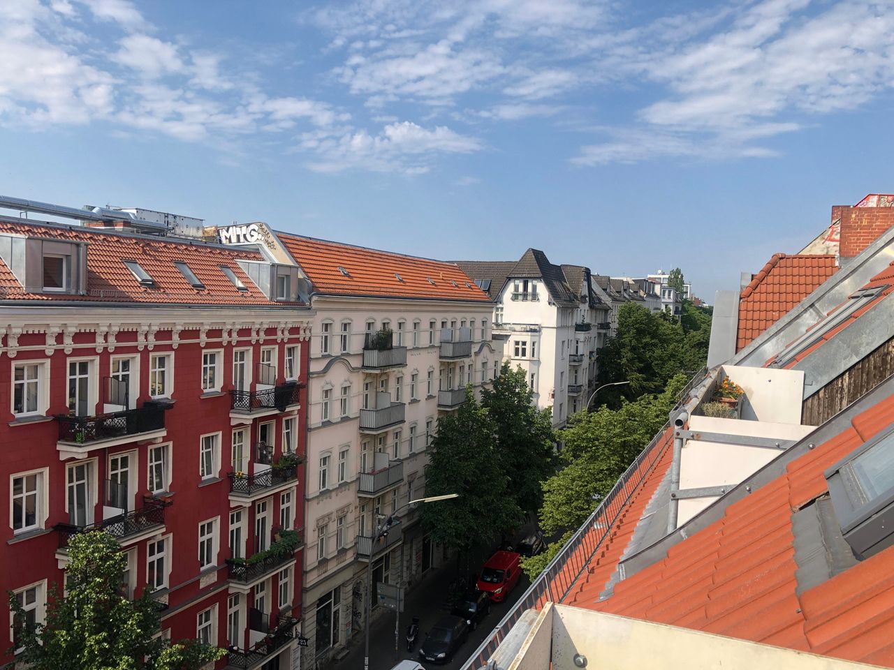 Modern rooftop apartment with roof terrace in the heart of vibrant, up-and-coming Neukölln.