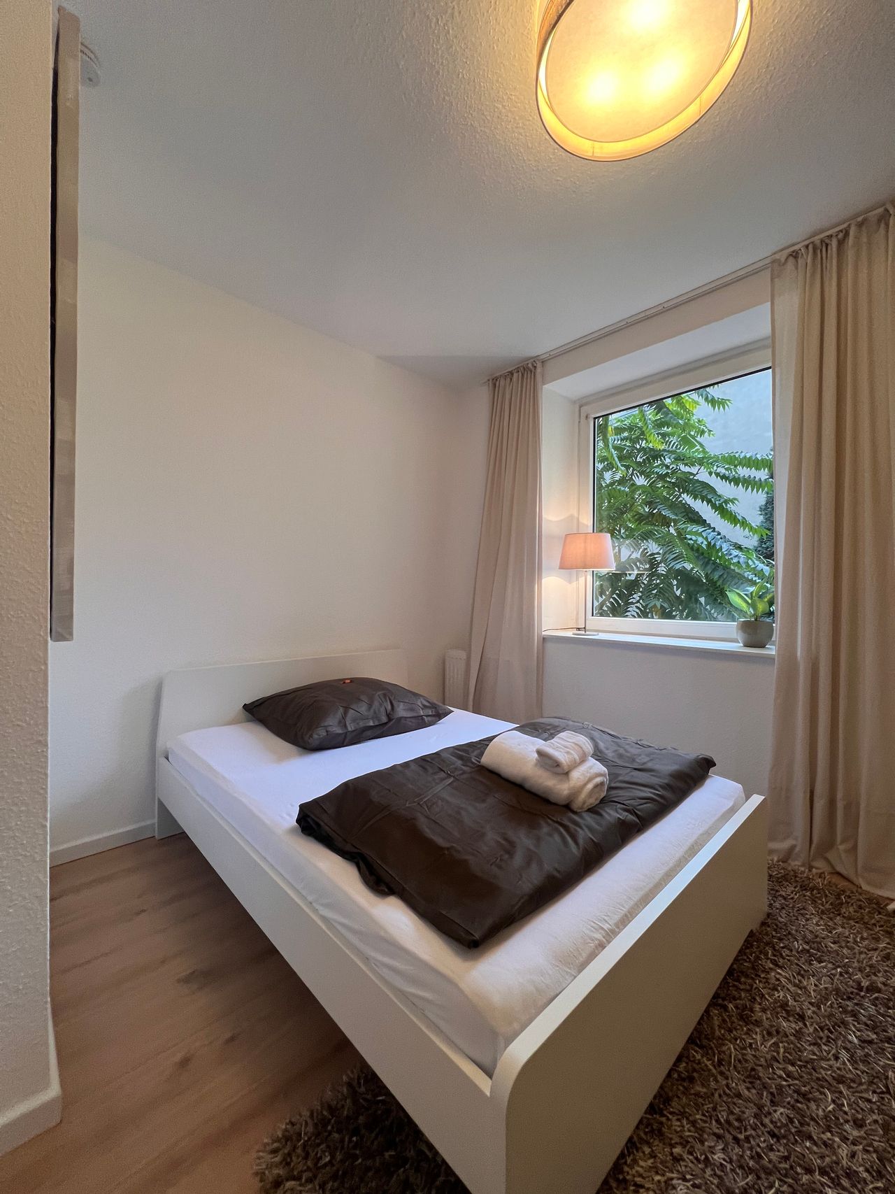 Central 3-room apt. next to park, restaurants and much more