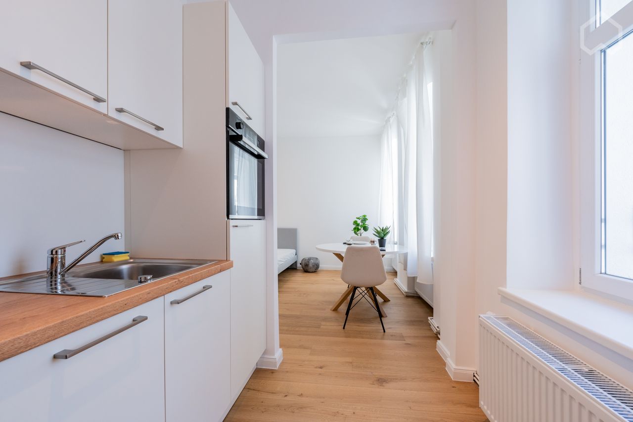 First occupancy - apartment in old building not far from the Spree