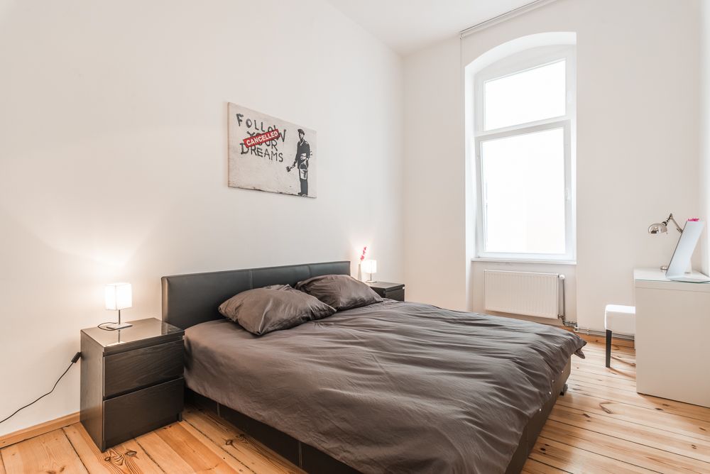 ALTBAU APARTMENT WITH LARGE LIVING ROOM