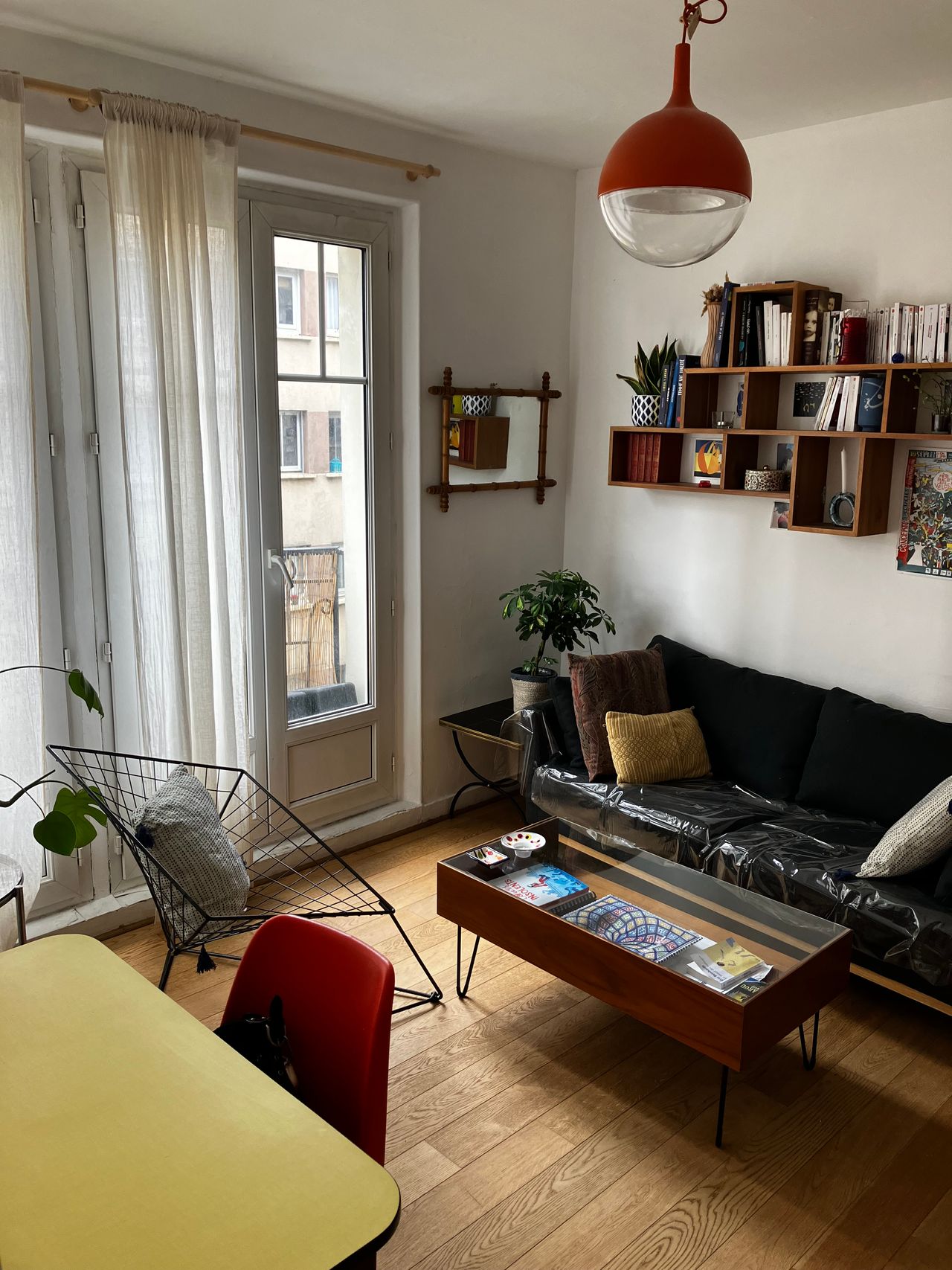 Lovely flat on the canal, Paris