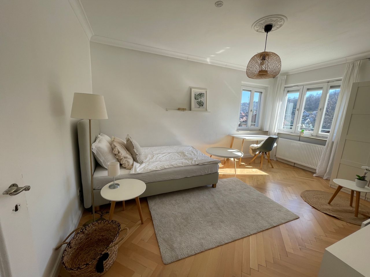 Beautiful 4 room apartment in Stuttgart with two balconies and garden