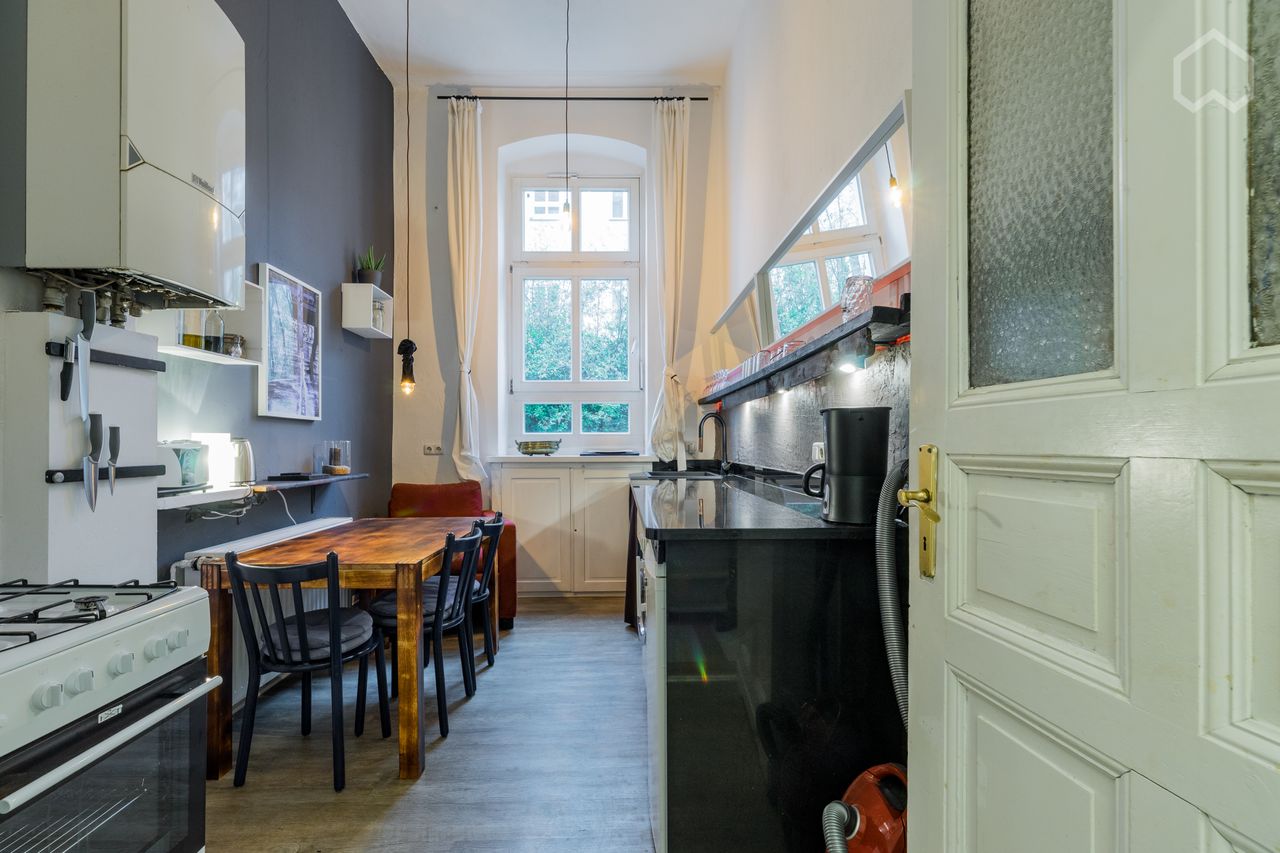 Central living in the most beautiful part of Pankow, near the park and far away from the street