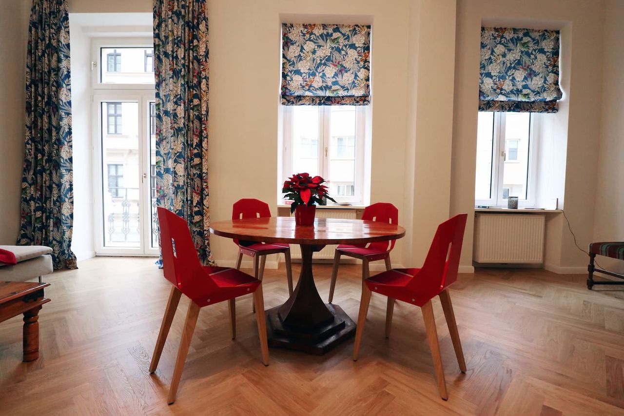 Apartment with balcony in the embassy district at Belvedere Palace