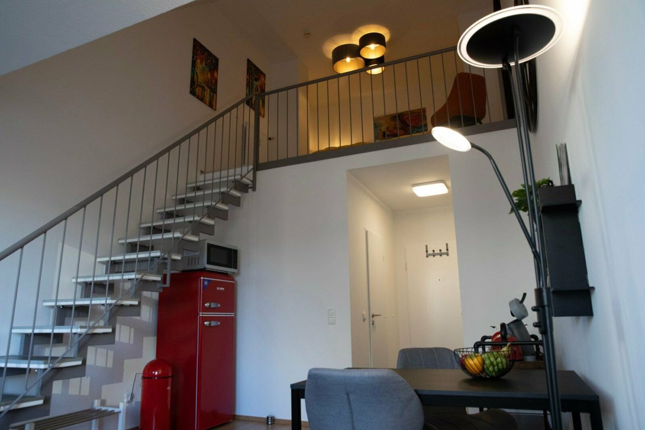 Bright & furnished maisonette apartment with loft character