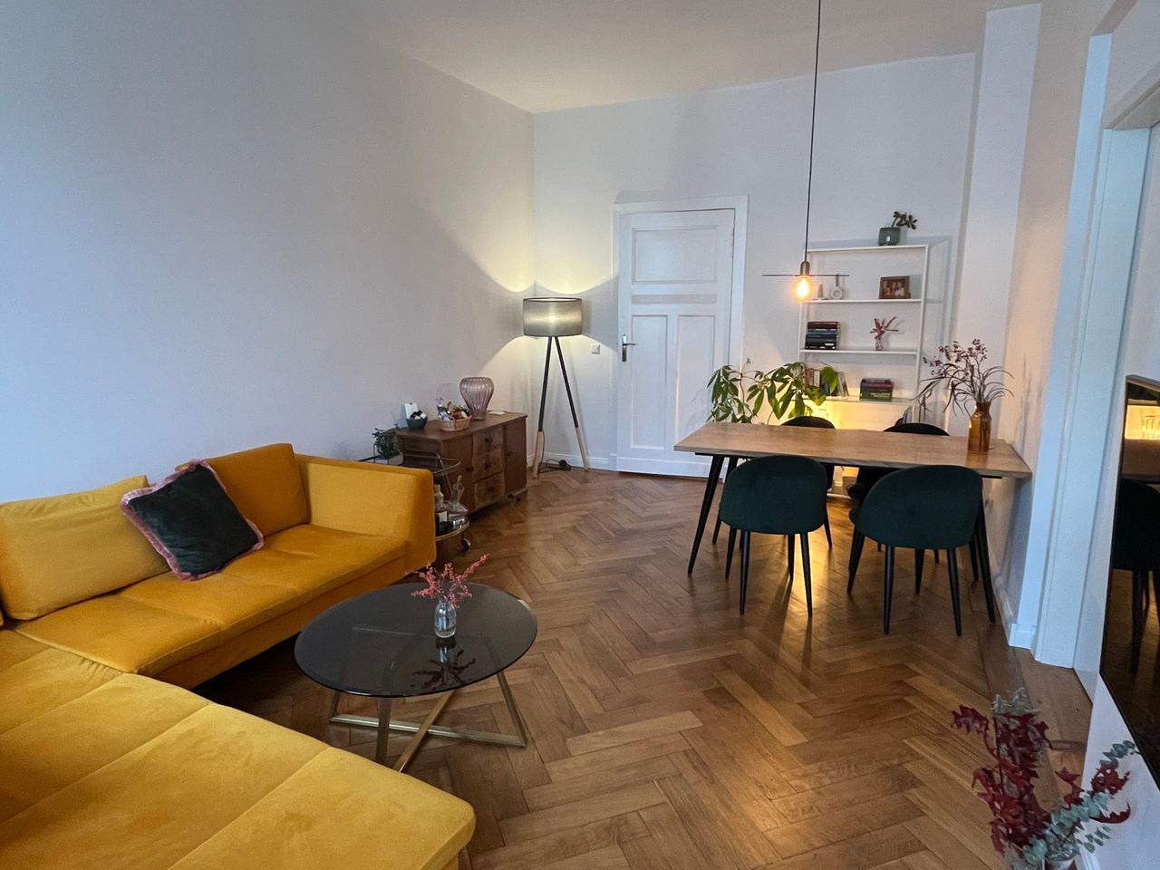 Bright 2-room apartment in the hip Graefekiez (Kreuzberg)