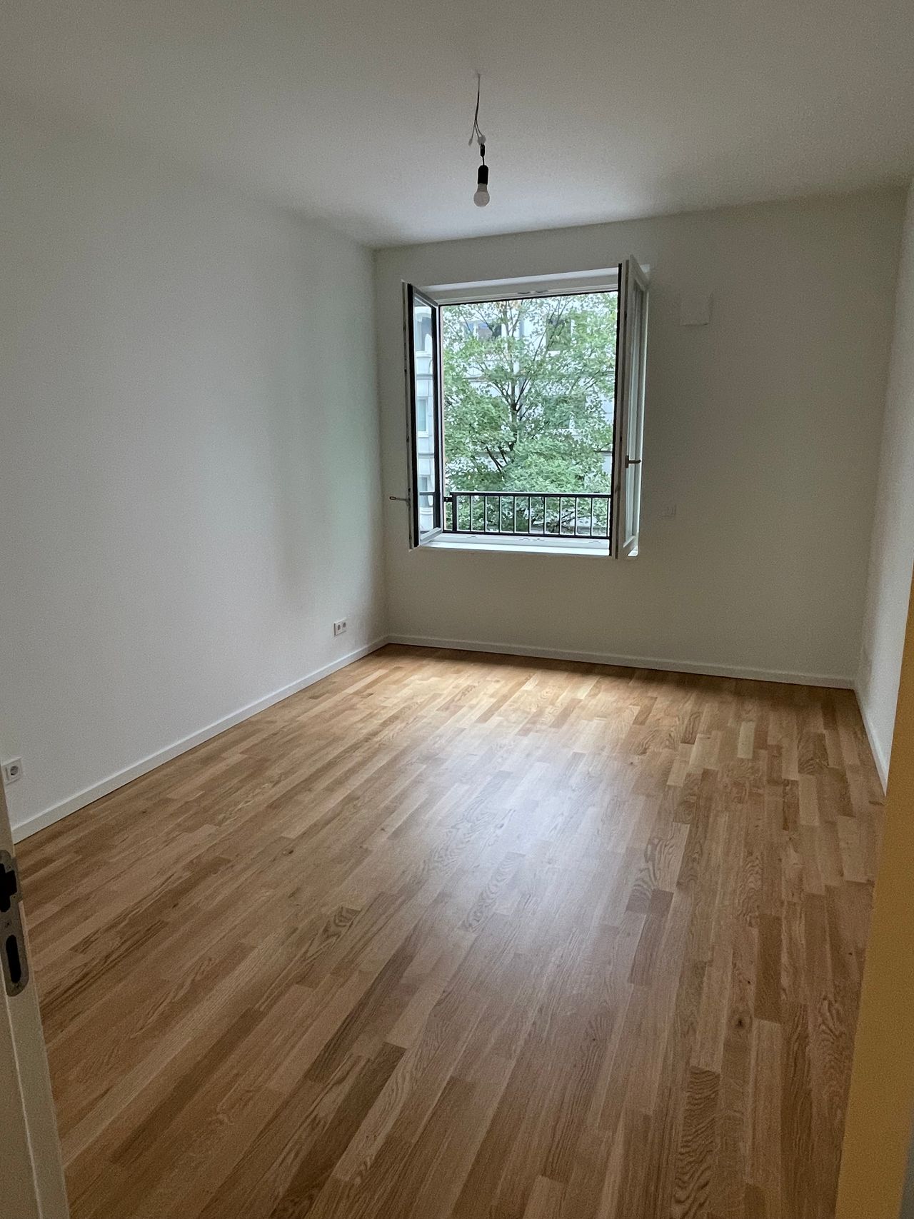 New Apartment with 2.5 rooms Uber Arena and East side park