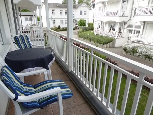 Quiet furnished apartment with balcony and underground parking