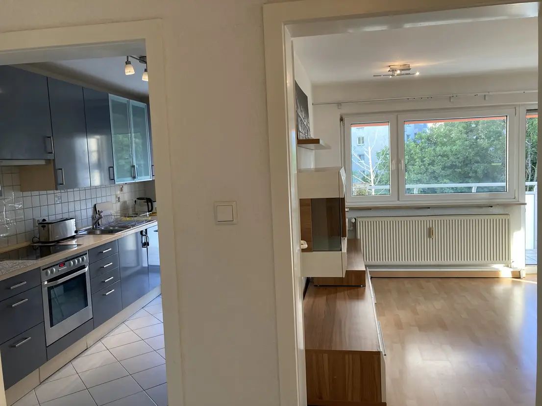 Furnished 3-room apartment with balcony, fitted kitchen and garage in Stuttgart