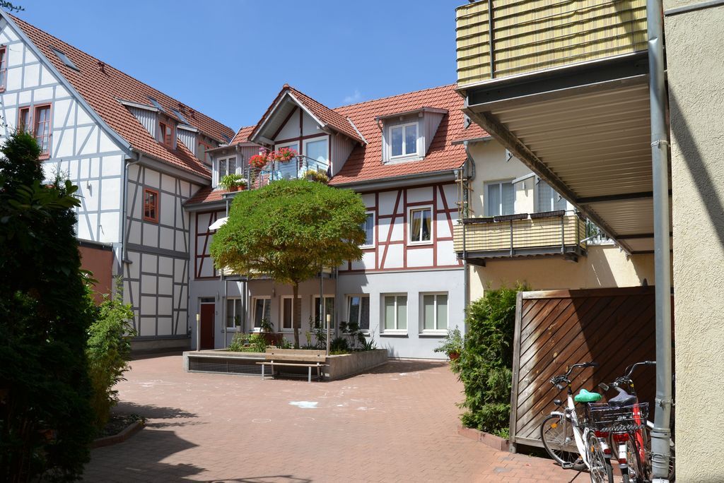 Bright apartment in Erfurt with underground parking only 300 meters away from the Krämerbrücke