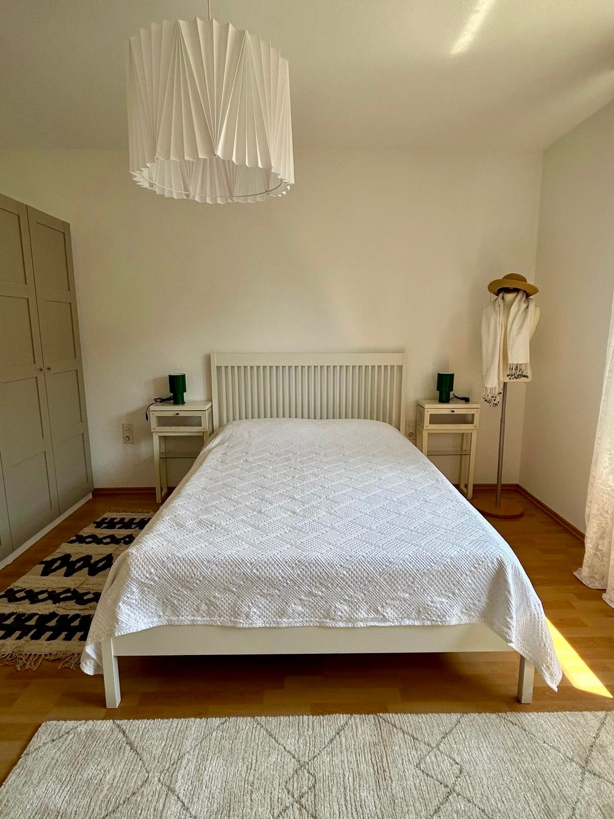 Nice and Sunny, Scandi-style 2.5-room apartment by the Siepenthal – with balcony, garden access & parking suite located in Essen