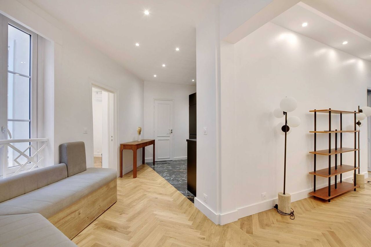 Neat, gorgeous flat in the 8th arrondissement