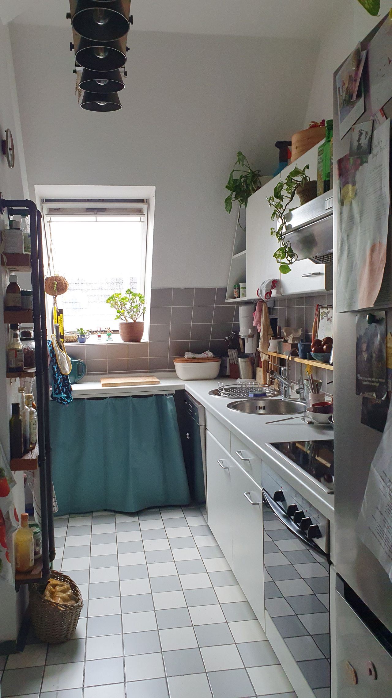 24th Aug-25th Oct: Sunny roof top apartment in Charlottenburg suitable with child
