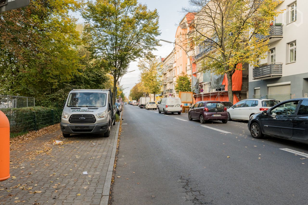 Charming 2-Room Apartment in Neukölln with Balcony and Community Area