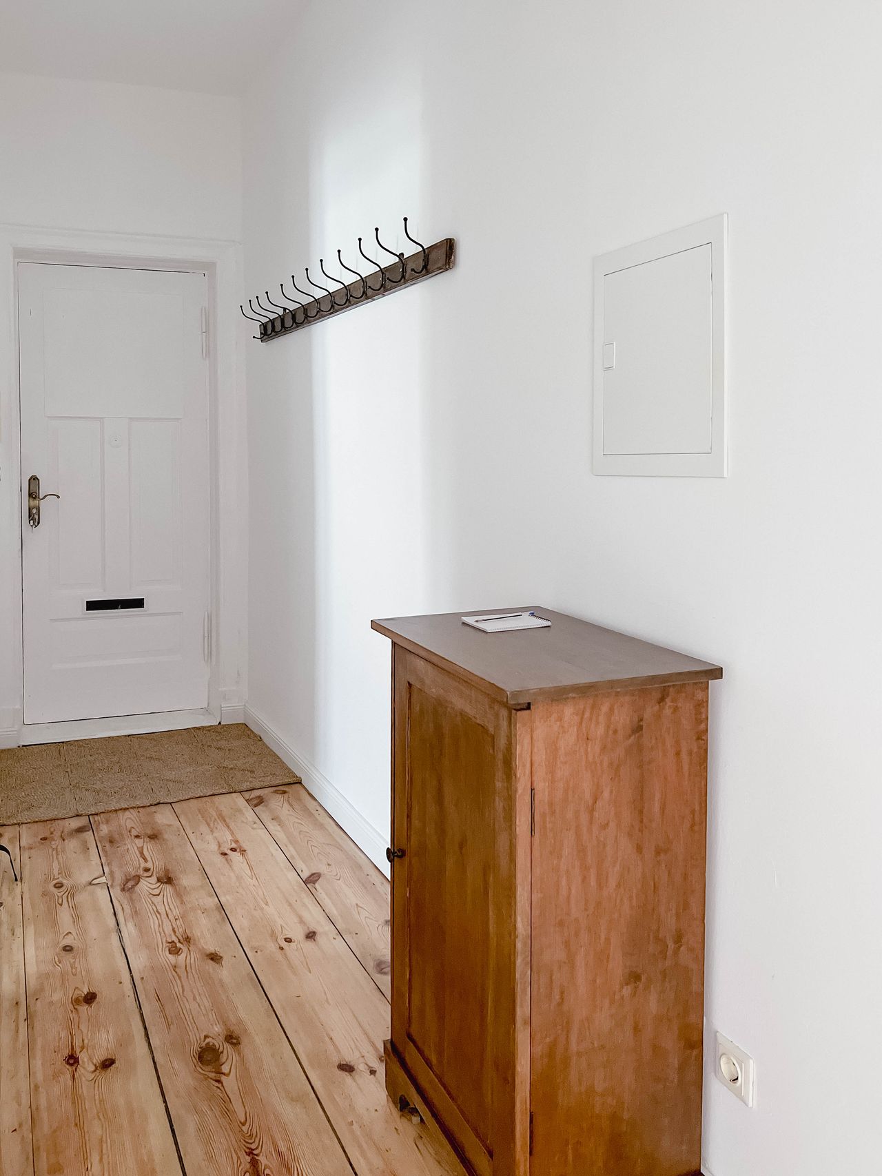 Bright, airy and well located artist apartment in hip Neukölln