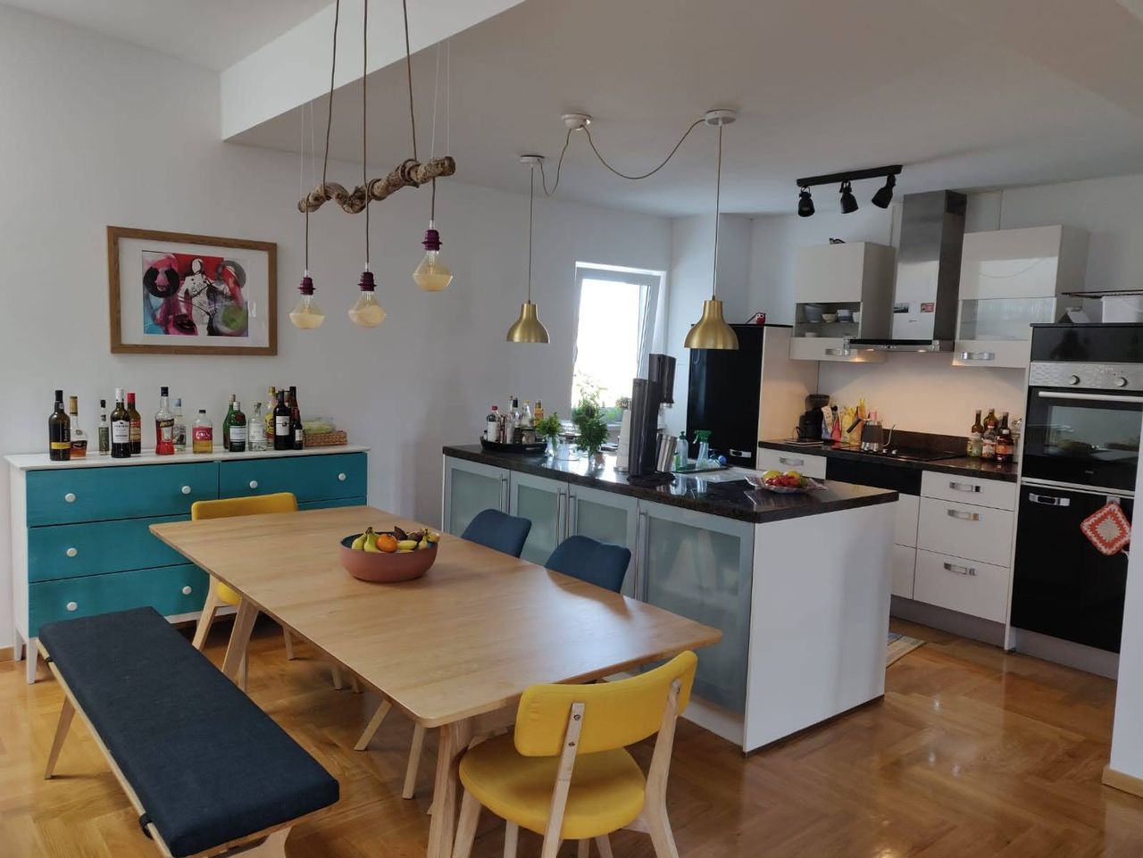 Spacious roof top apartment with terrace, garden, and pool (Neukölln)