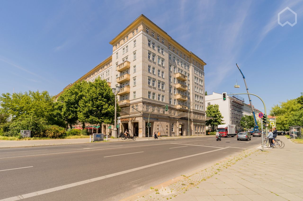 4-ROOMS apartment in the heart of Berlin with perfect city view