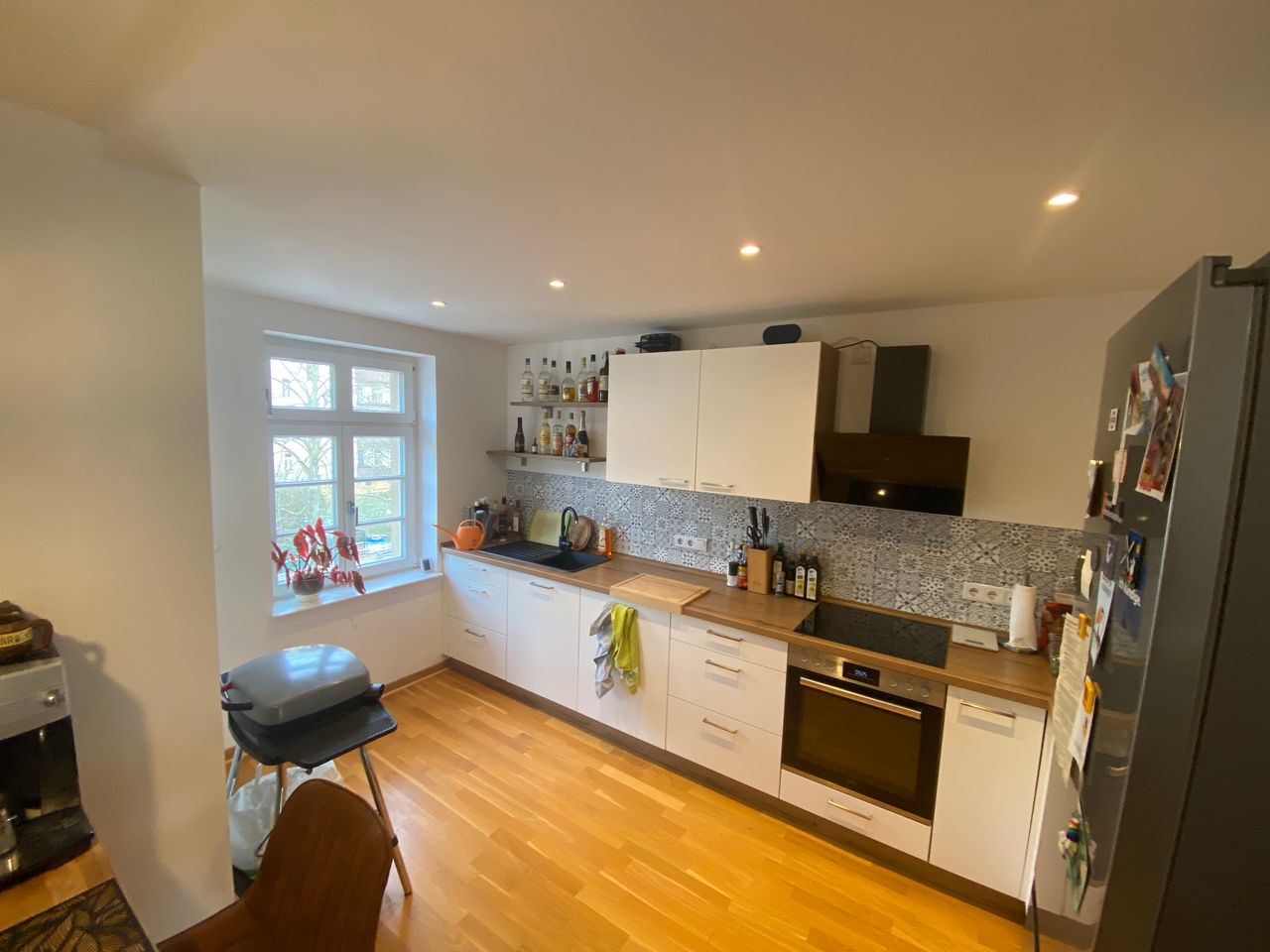 temporary interim rent furnished maisonette top floor flat for up to 8 months in Gohlis / Start: July25