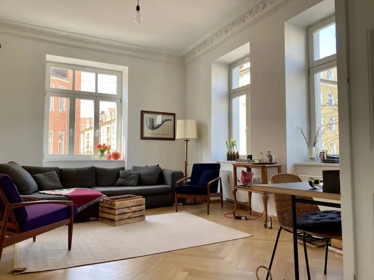 Sunny, Feel-good apartment with open kitchen and big living room in Munich Westend