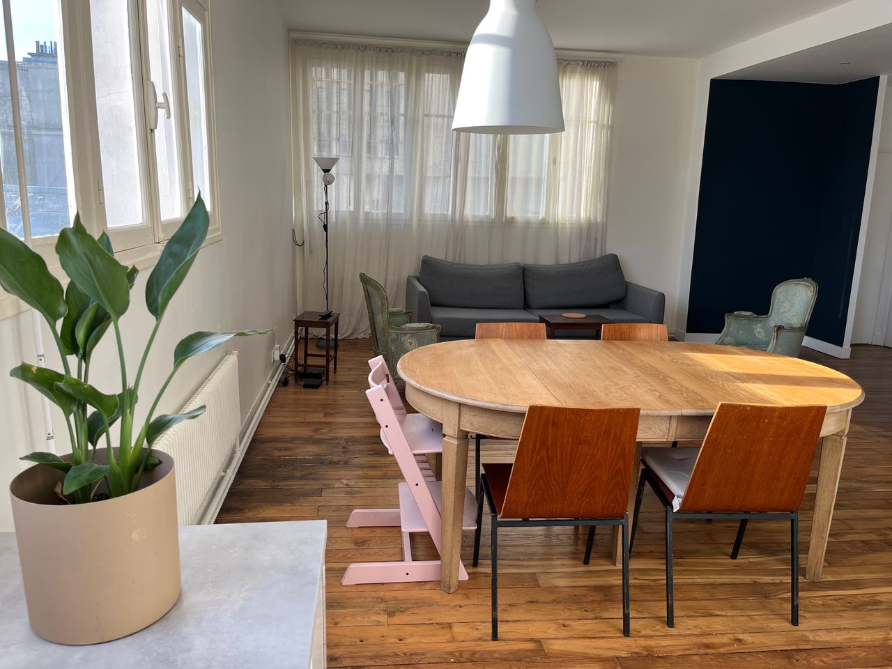 Space, light, view, in 2 bedroom Marais + parking. Rental open for companies only.