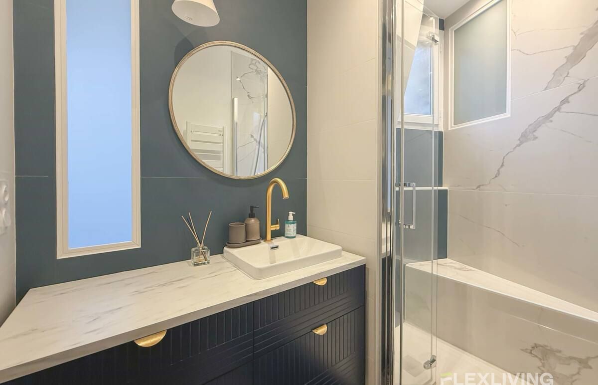 A sublime one-bedroom apartment located on rue Eugène Gibez.