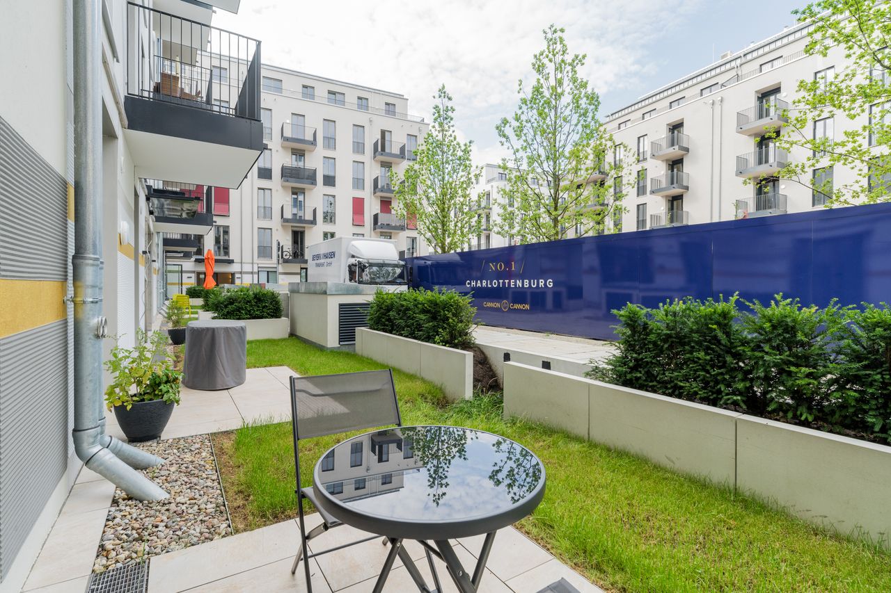 Brand new & fully furnished, luxurious apartment with terrace in exclusive residence of No1 Charlottenburg (Berlin City West)