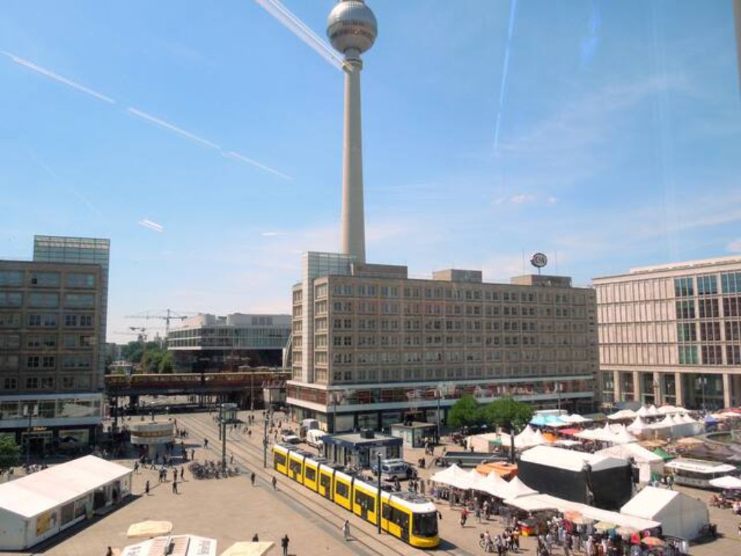 Furnished 3 room apartment at Alexanderplatz, Central of Berlin Mitte