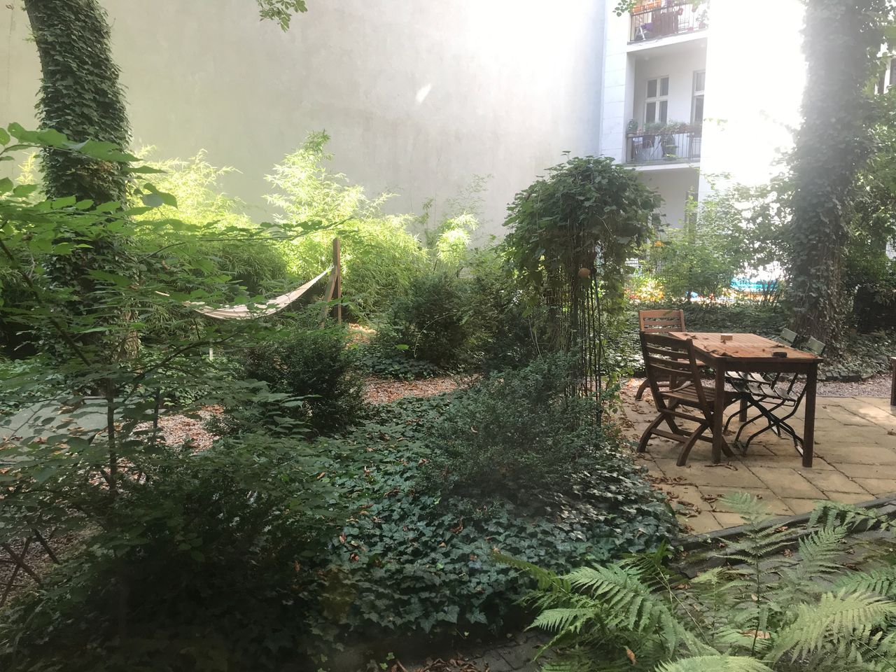 Quiet apartment with garden in Charlottenburg