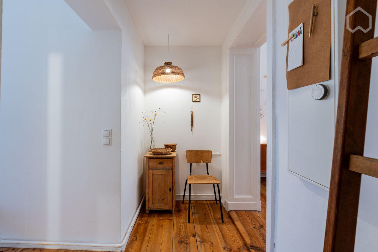 Cozy flat in Kreuzberg (available from mid June for 2,5 month)