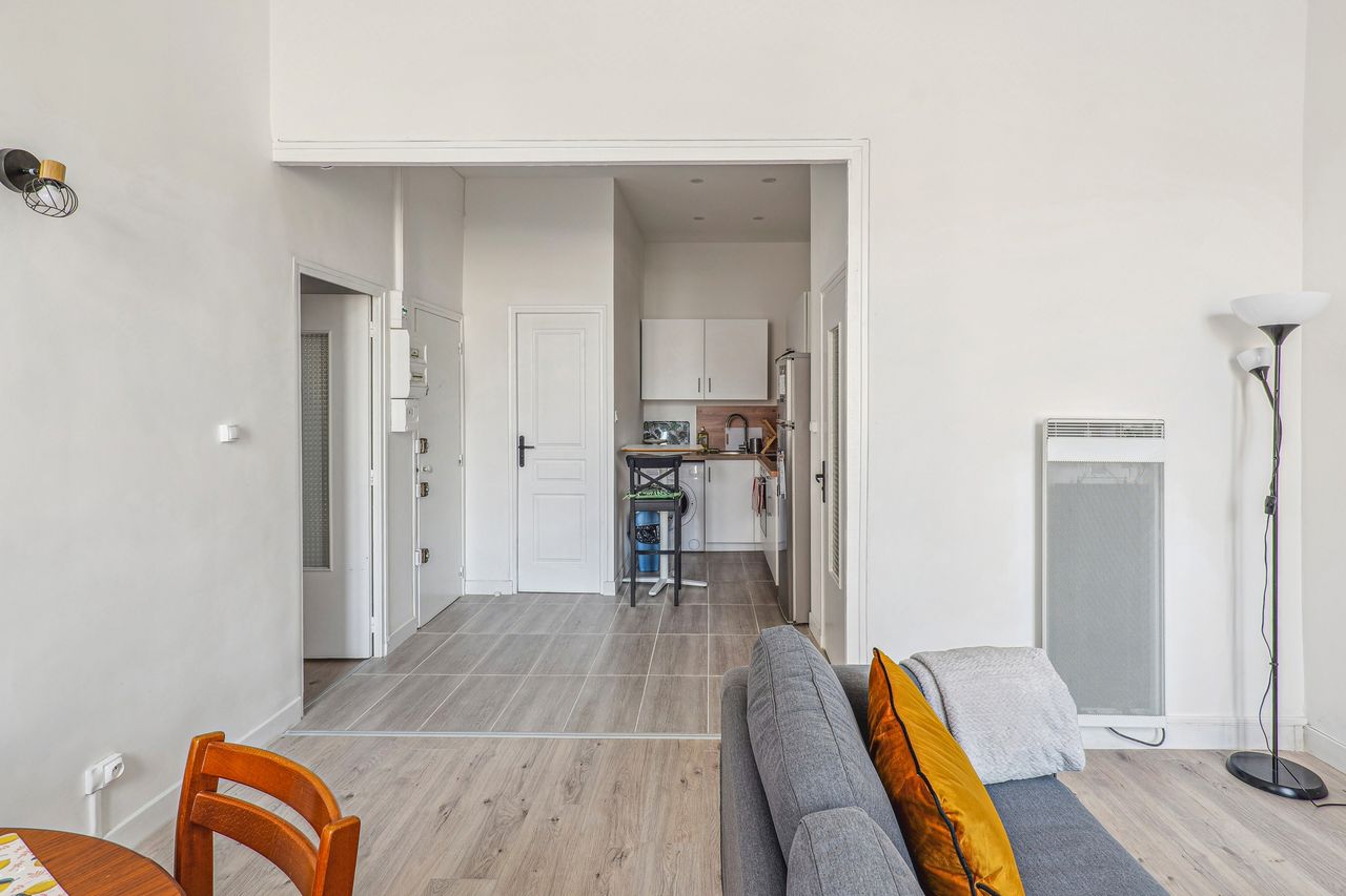 Cute studio in nice area