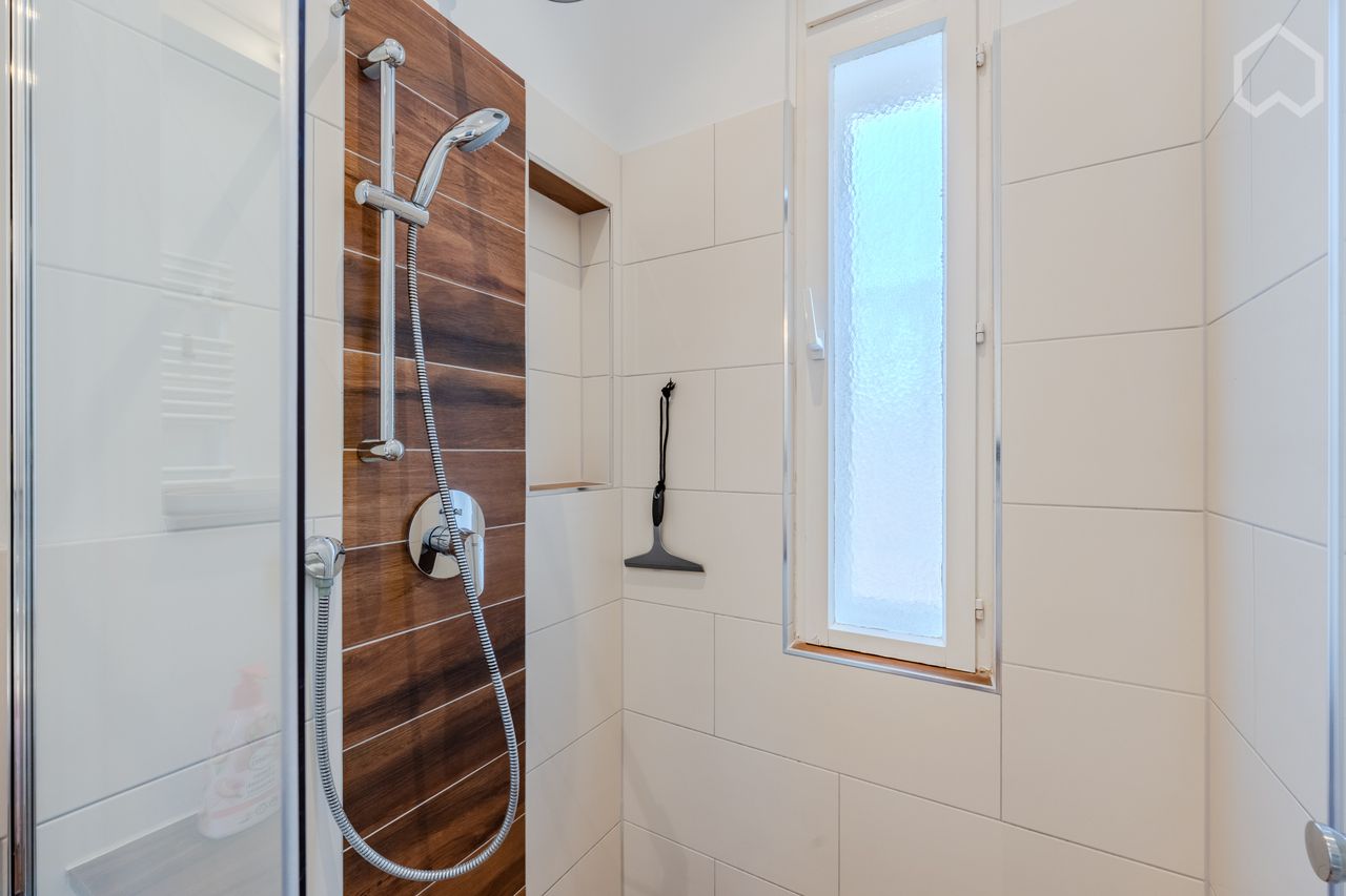 Stylish Living in Prime Charlottenburg Location – Bright Apartment with Balcony