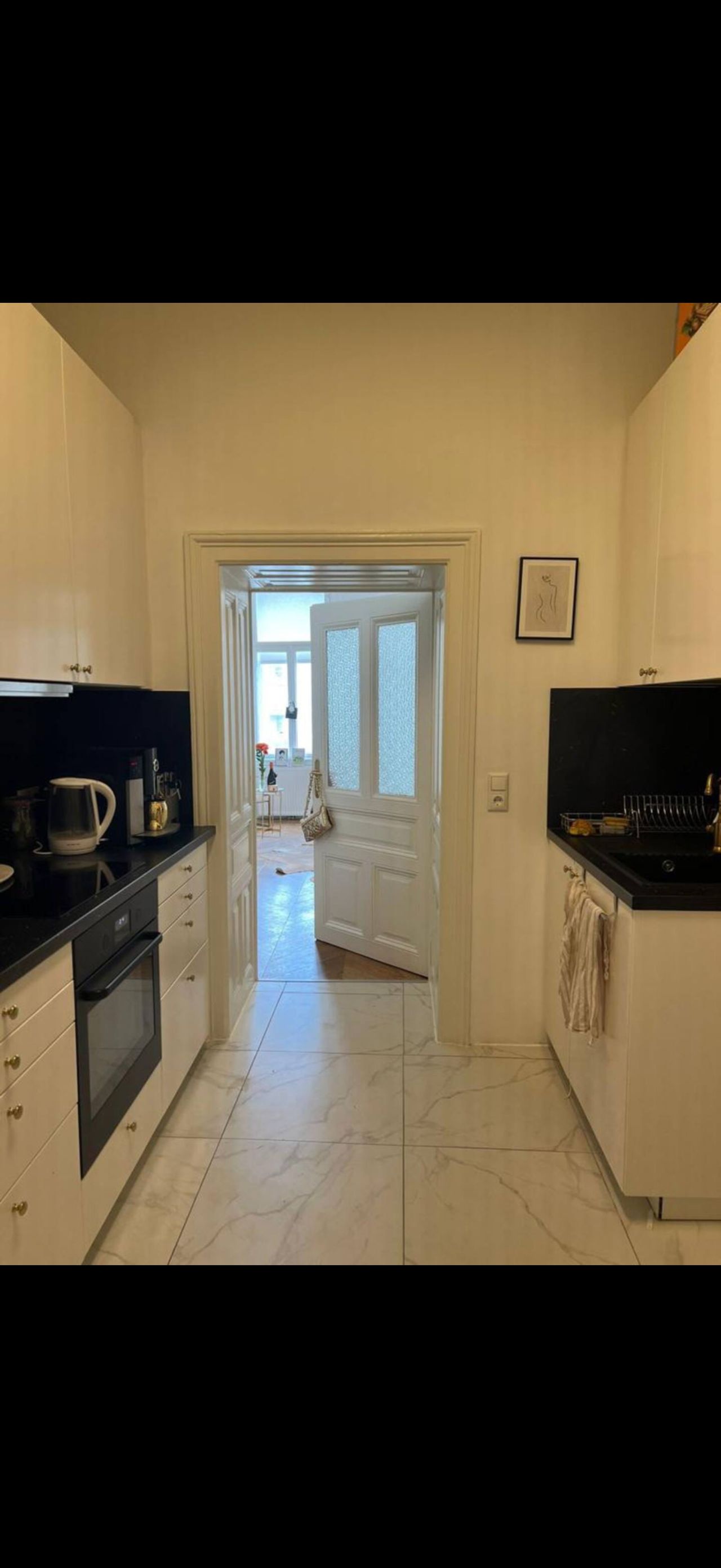 Gorgeous and awesome studio in popular area