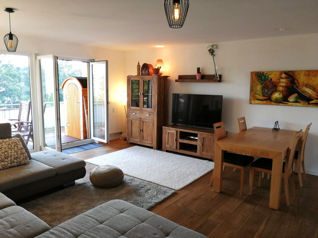 Luxury, fully furnished, 4 Room (3-Bedroom) Flat in Nippes, Cologne.