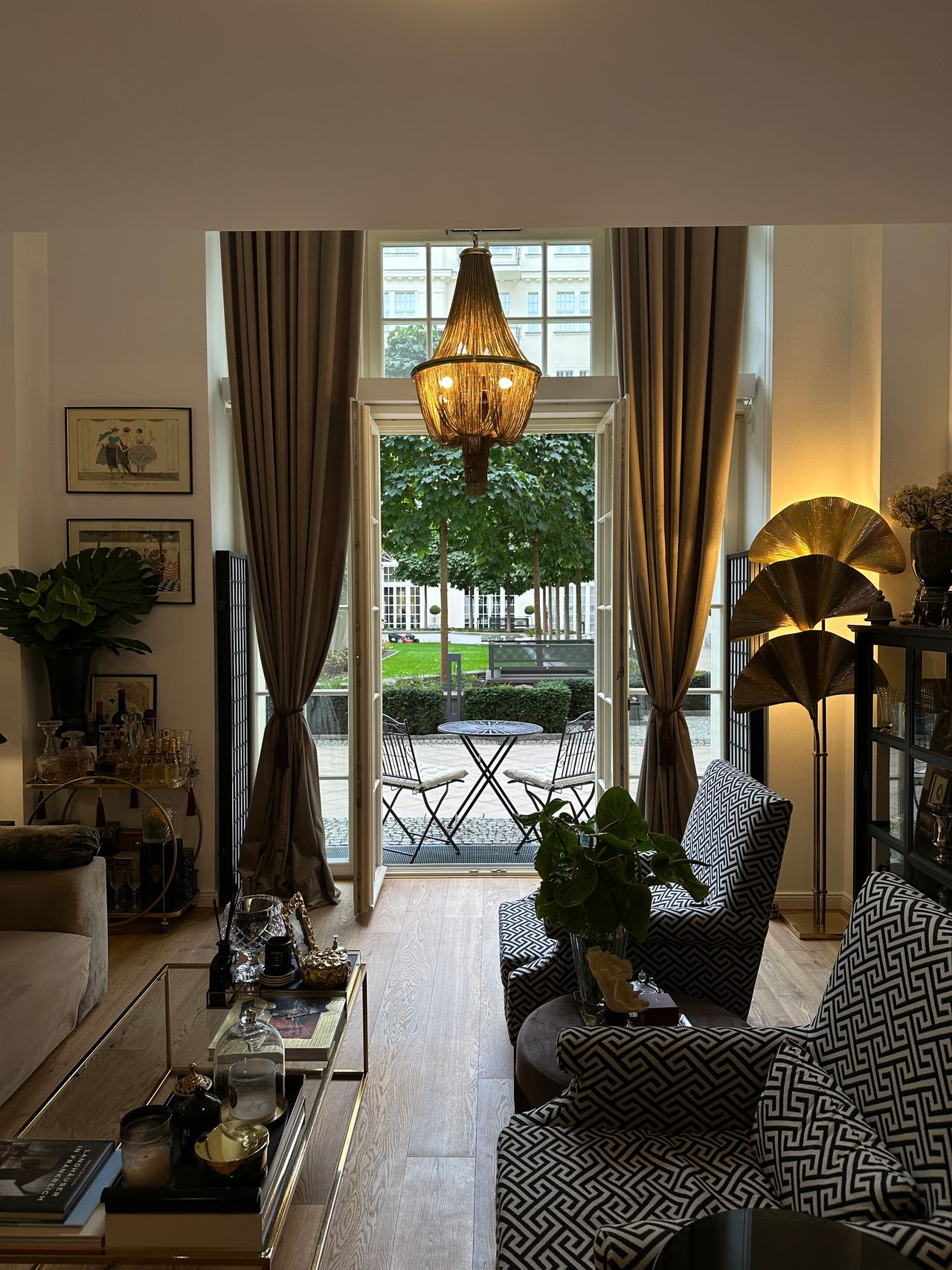Luxury maisonette apartment with concierge at Kurfürstendamm