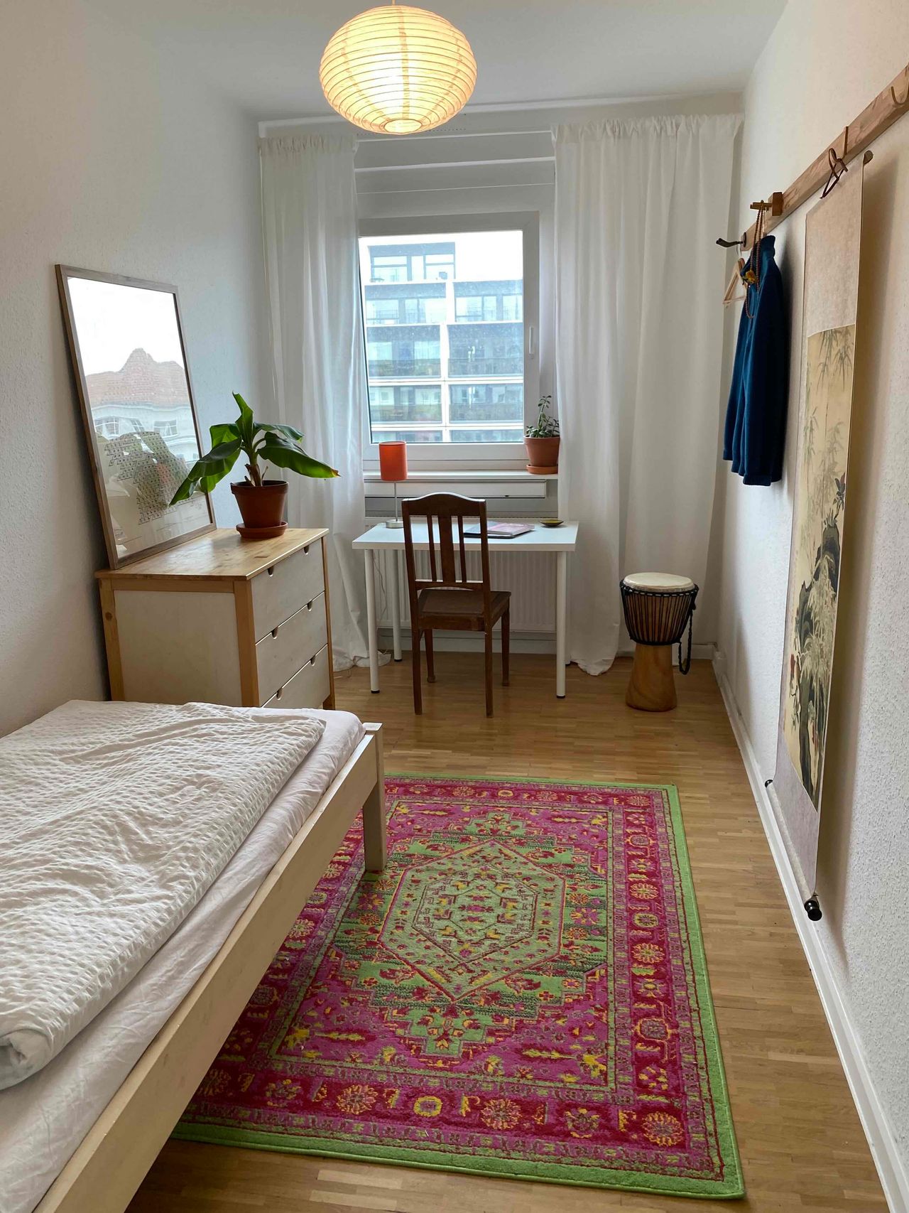 Beautiful, bright 5-room apartment in trendy Prenzlauer Berg