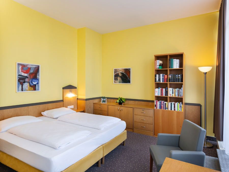 Neat and nice suite with weekly cleaning in Frankfurt am Main