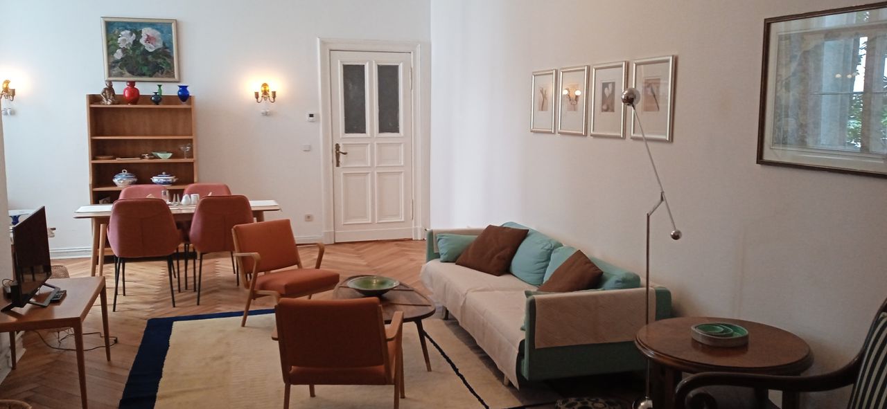 Quiet & stylish 4-room apartment in Berlin
