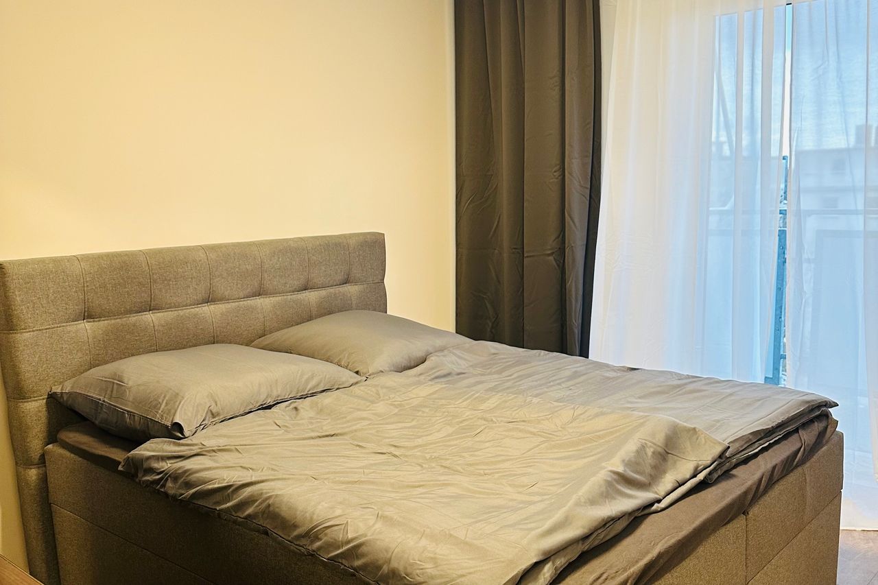 Newly Renovated & Modern: Fully Furnished 3-Bedroom Apartment near Düsseldorf